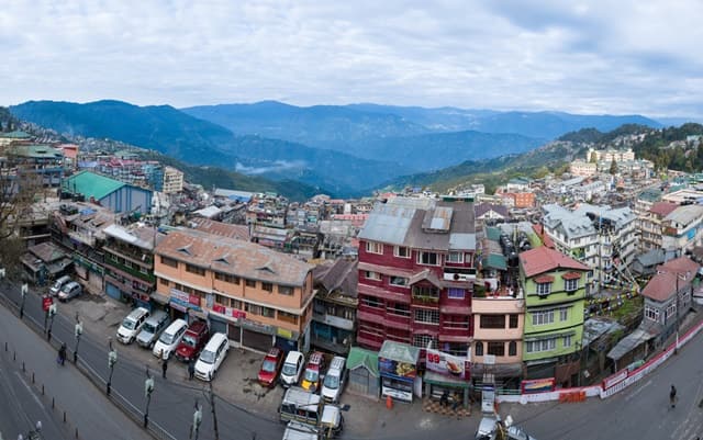 Shop And Eat In Darjeeling City