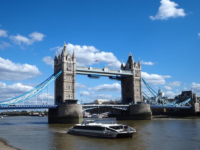 River Thames Boat Rides