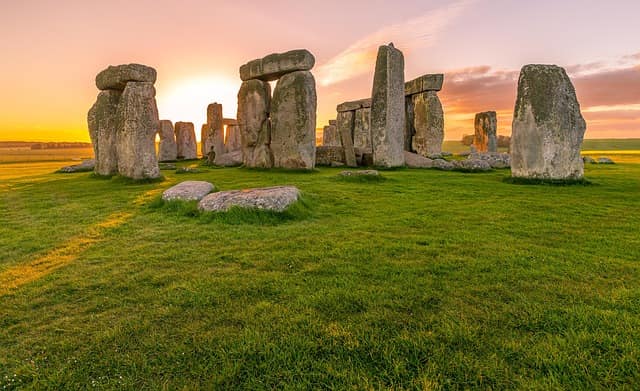 Tour Of Stonehenge And Bath From London