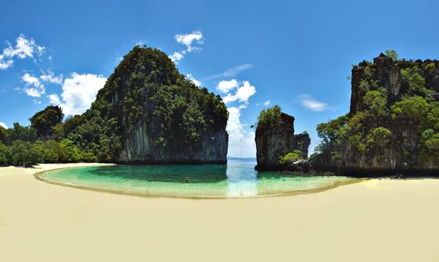 Hong Island Lagoon In Thailand Attractions