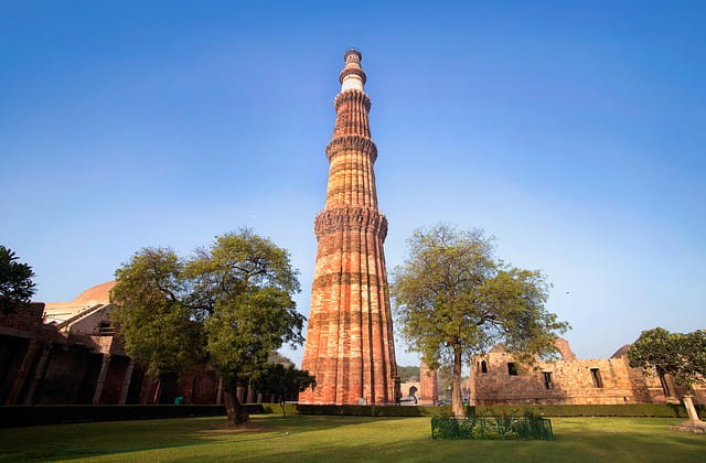 Qutub Minar Information In English Historical Places In Delhi