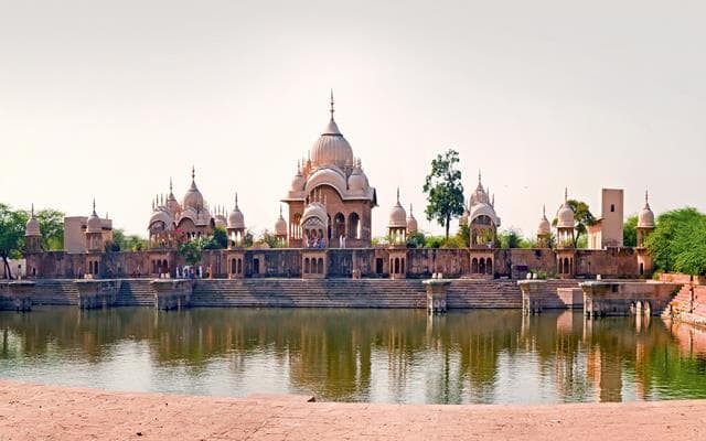 Places To Visit In Mathura Near Krishna Janmabhoomi: Kusum Sarovar