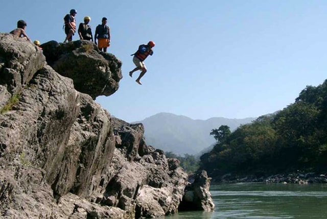 Cliff Jumping In Rishikesh Is The Best Things To Do In Rishikesh Trip