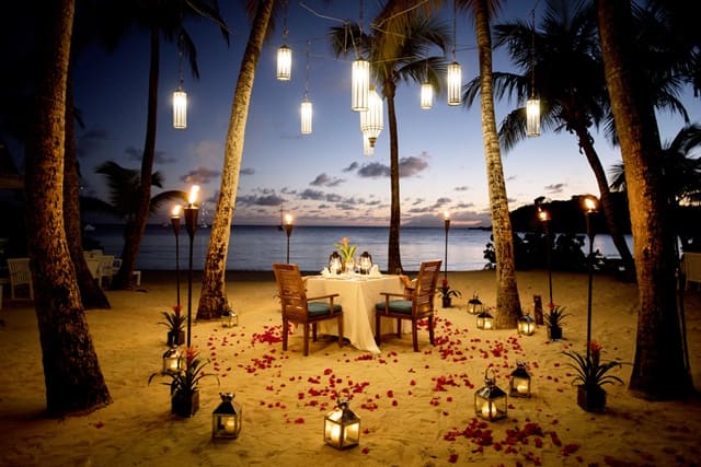 Bora Bora Romantic Dinner On The Beach