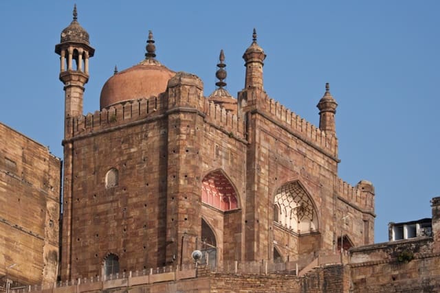 Dhaneda Masjid In Varanasi: Alamgir Mosque Varanasi Uttar Pradesh