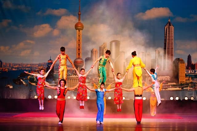 Attend The Shanghai Acrobatic Show