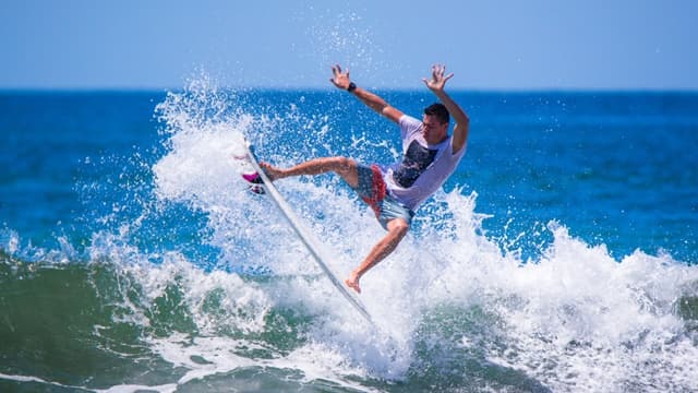 Poipu Beach Surfing