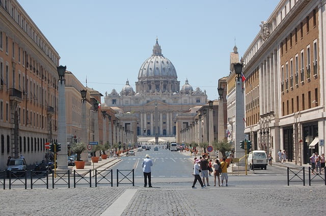 Take The Secret Passage To Visit The Vatican City