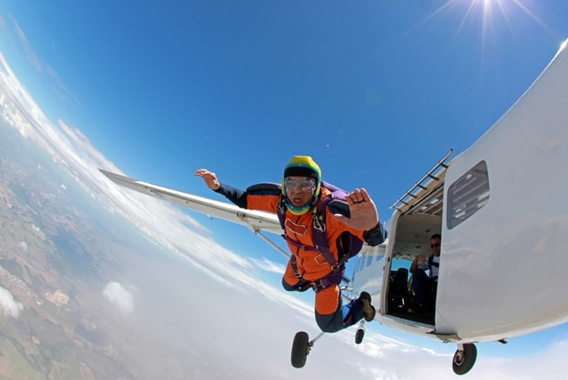 clothes to wear skydiving : Can You Wear Jeans Skydiving?