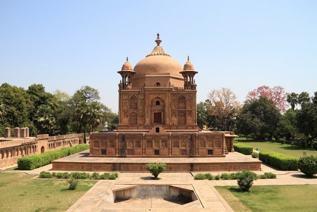 Khusro Bagh