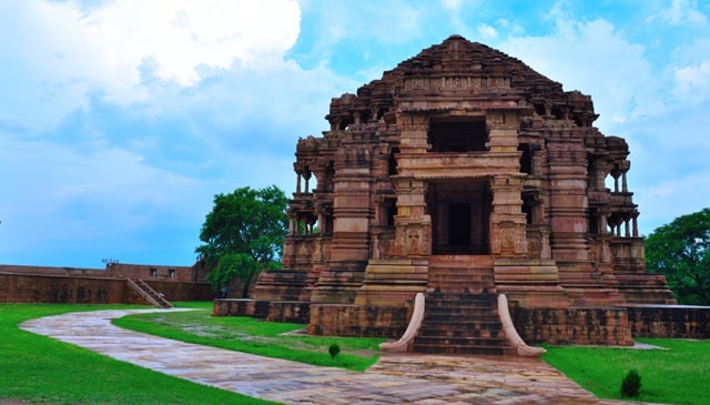 Saas Bahu Temples