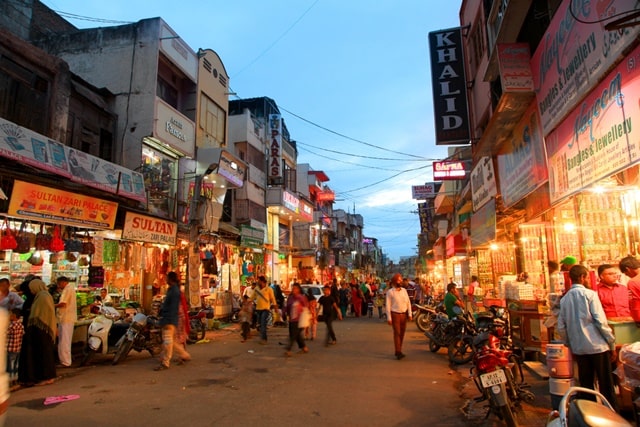 hyderabad tourism: Charminar Hyderabad Shopping