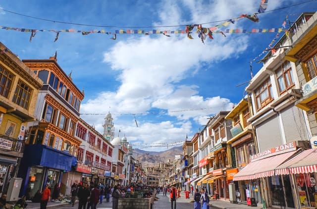 What Are Some Sightseeing Places In And Around Leh?