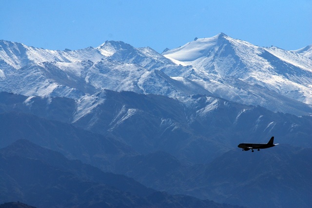 How to reach Leh by Air