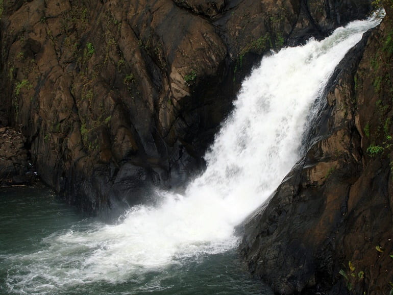  Where Is Dudhsagar Falls Located?